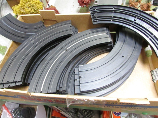 Aurora Race Car Track Lot #1519 9" Radius 1/4 section 29 pcs used W7