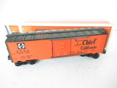 LIONEL 19282 - 6464-196 SANTA FE BOXCAR - D/C TRUCKS- 0/027- NEW