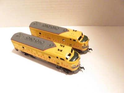 Santa Fe O Scale Premier F-3 A Unit Diesel Engine w/Proto-Sound 3.0 (Hi-Rail Wheels) | MTH Trains