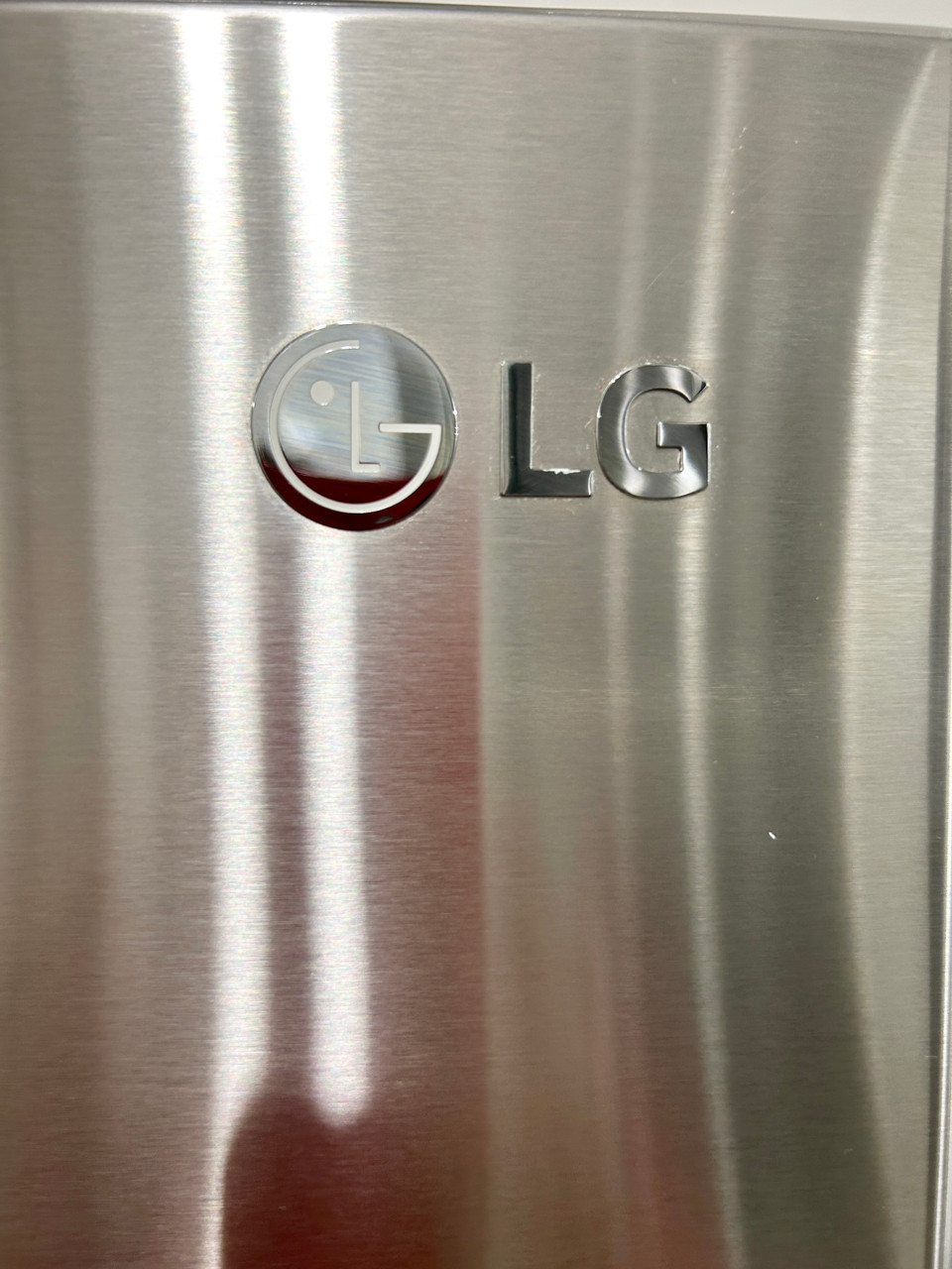 LG 33" Wide Stainless Steel Fridge with Water and Ice Maker, Free 60