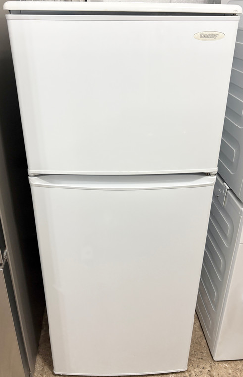 Danby 24" Wide White Apartment Size Fridge, Free 60 Day Warranty 1