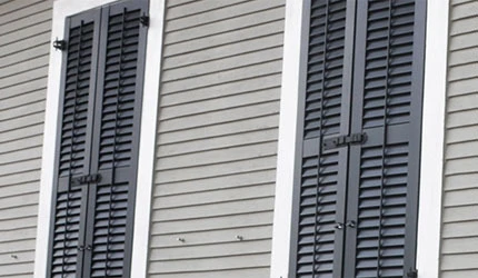Colonial hurricane shutters