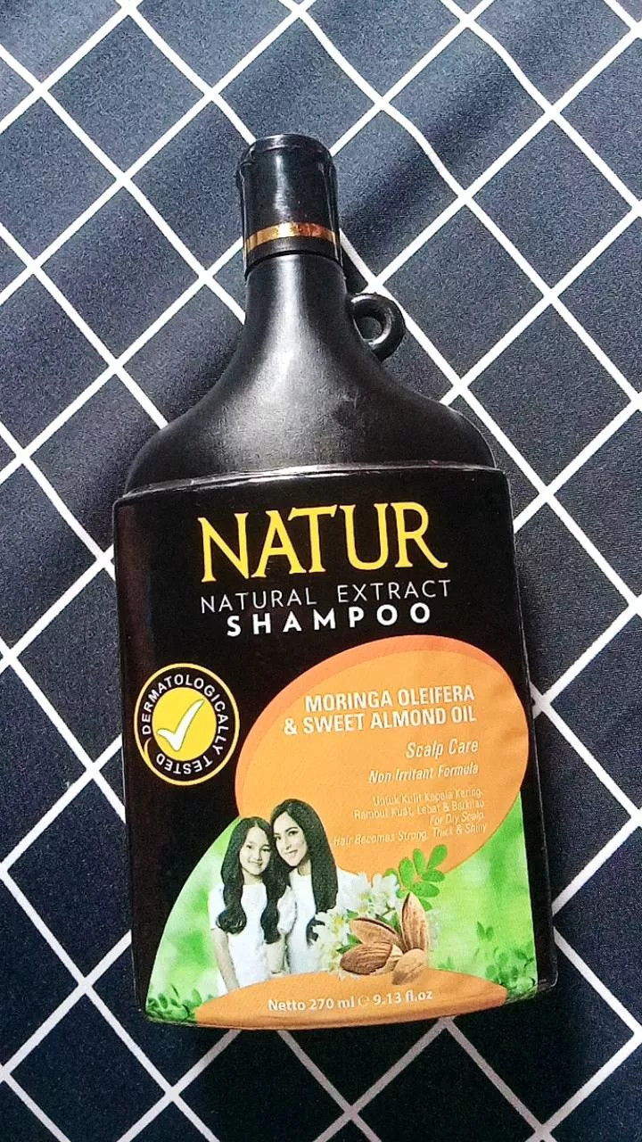 Natur Shampoo Moringa & Sweet Almond Oil 270ml