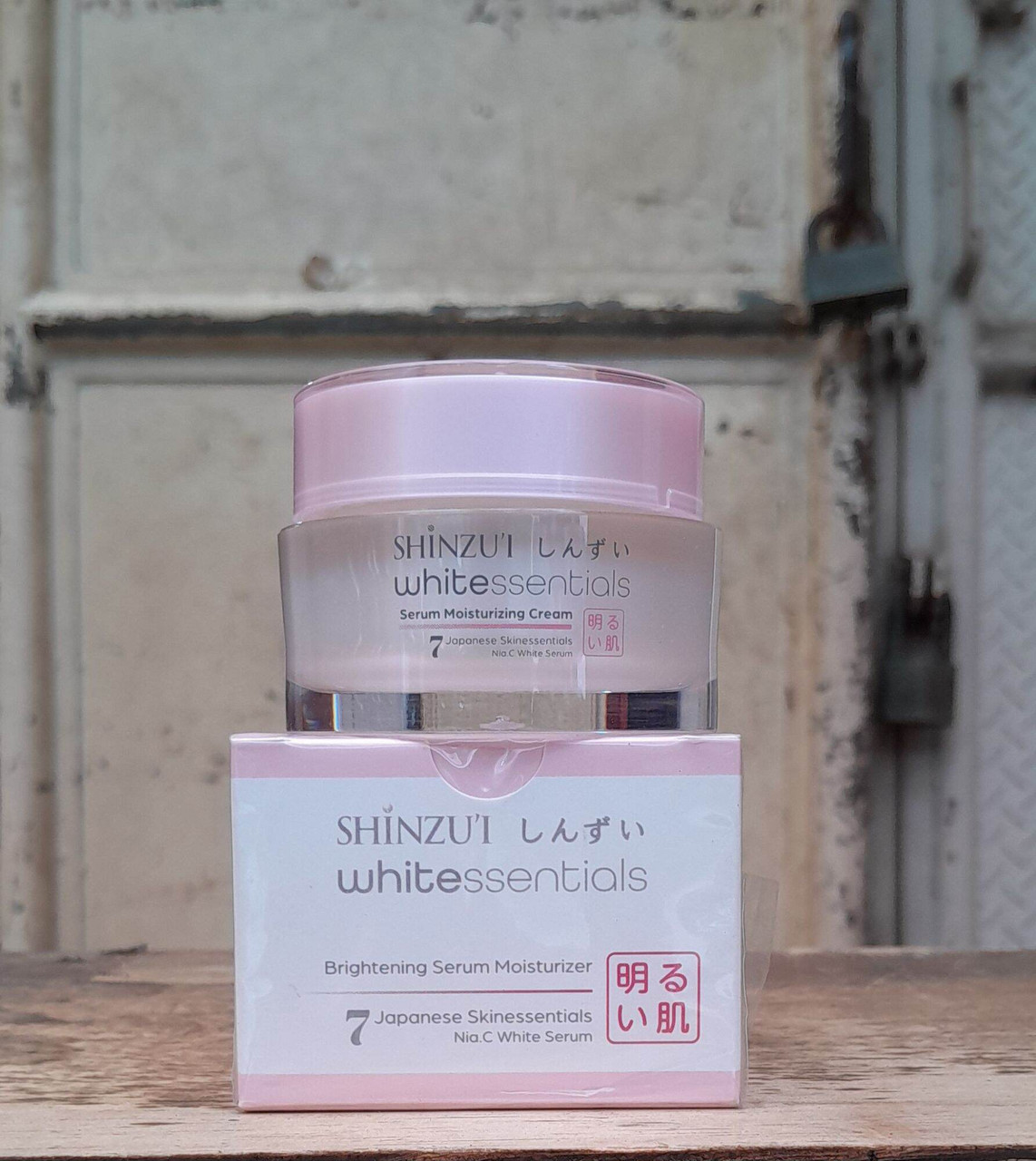 Shinzu'i Whitessentials Brightening Facial Moisturizing Serum, 30ml
