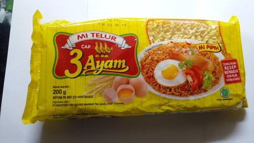 Mie Telor Cap 3 Curly Noodle Chicken, 200 grams