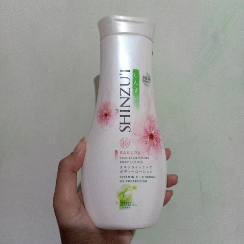 Shinzui Sakura Skin Lightening Body Lotion 210ml