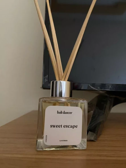Bali Dancer Reed Diffuser Sweet Escape