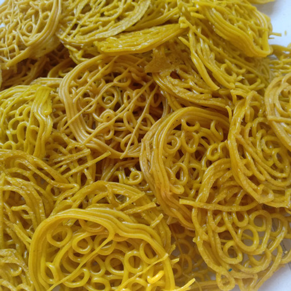 Kerupuk Mie Kuning kering (Mentah) - Yellow Noodle Crackers, 80 gr