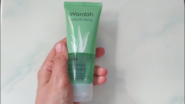 Wardah Nature Daily Aloe Hydramild Facial Wash, 60 ml