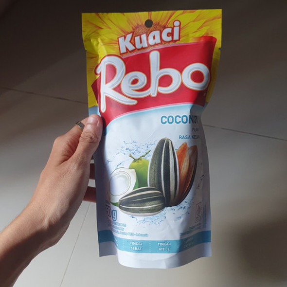 Rebo Kuaci Sunflower Seeds Coconut Flavor, 140gr