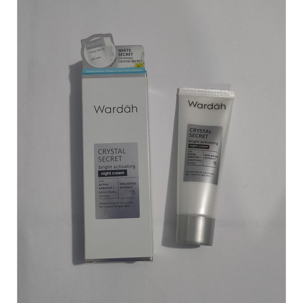 Wardah Crystal Secret Night Moisturizer, 15gr Wardah Crystal Secret Night Moisturizer, 15gr