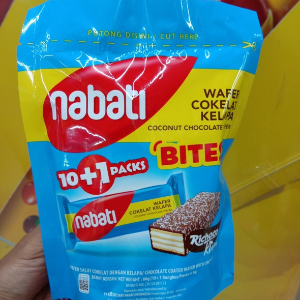 Nabati Richoco Coconut Chocolate Wafers, 66gr (@6gr x 11 pcs) Nabati Richoco Coconut Chocolate Wafers, 66gr (@6gr x 11 pcs)