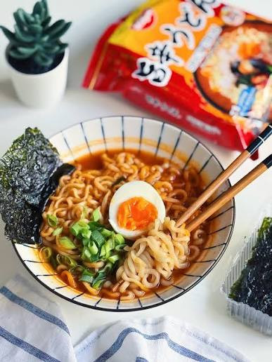 Nissin Spicy Udon Noodles with Savory Soup, 97gr