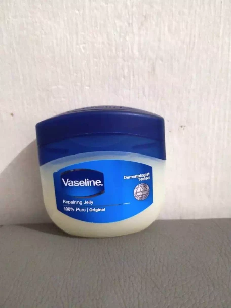 Vaseline Repairing Petroleum Jelly 100% Pure, 50ml