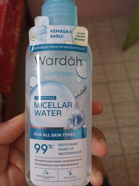 Wardah Lightening Oil-Infused Micellar Water, 100ml