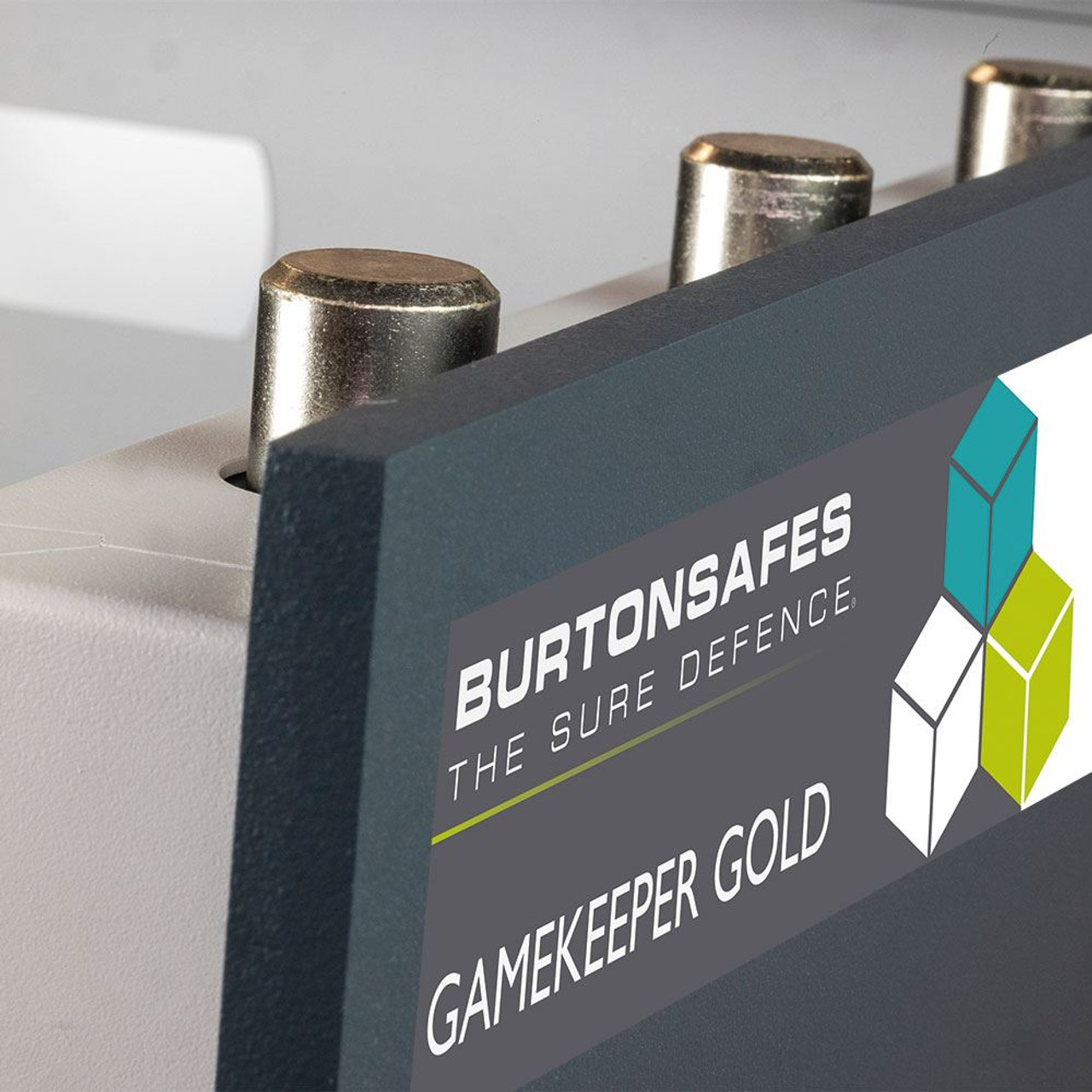 Burton Safes Gamekeeper Gold Gun Safe for 9 Rifles with Key Entry and Ammo Box