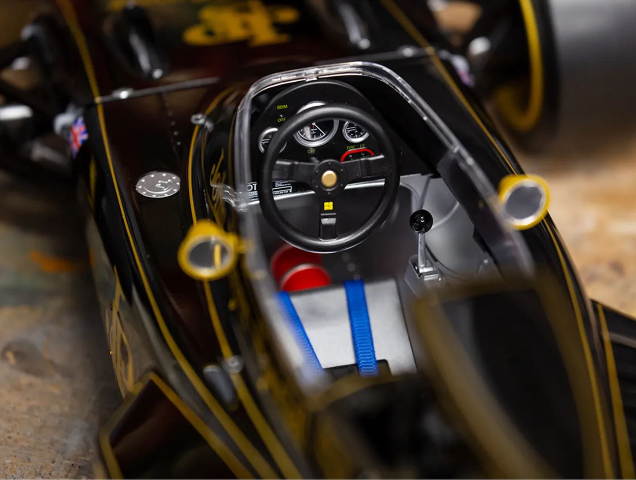 Pocher HK114 1/8 Lotus 72D 1972 British GP Emerson Fittipaldi Model Kit