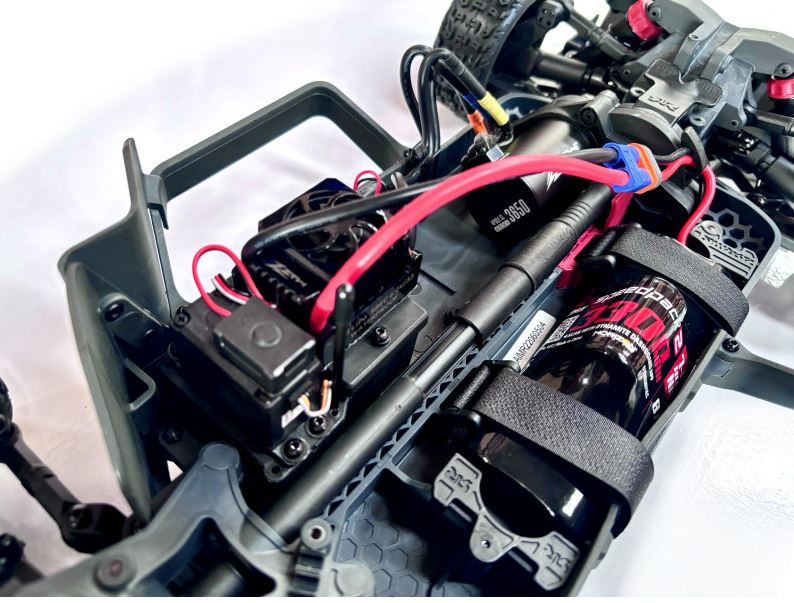 Kit Viti In Acciaio Inox Per RC Arrma Infraction 4x4 Mega, Marca RC Screwz (RCZARA045)