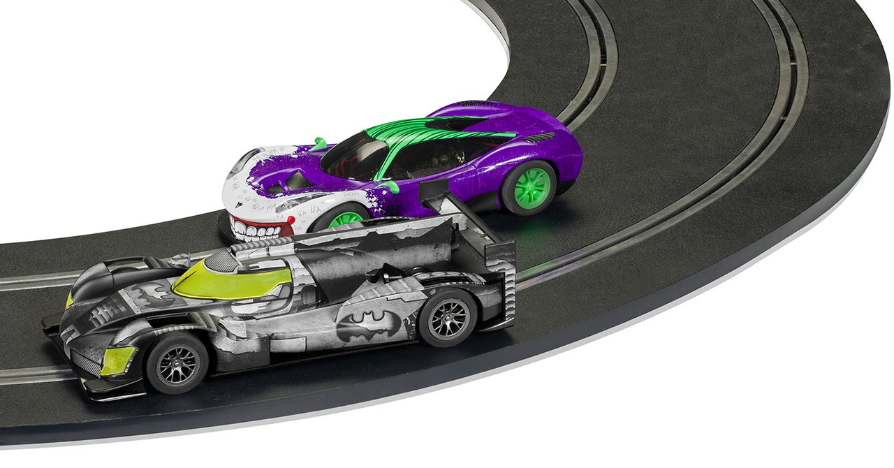Scalextric – Voiture Joker 1/32 : Le Prince Clown Du Crime Débarque Sur Votre Circuit électrique !