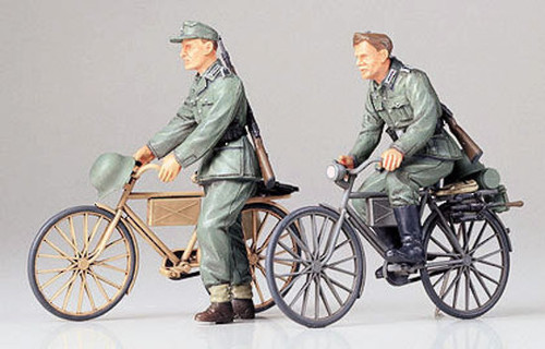 Tamiya 35240 1/35 Germans W/Bicycles