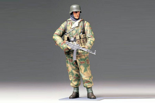 Tamiya 36304 1/16 WWII German Infantryman