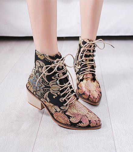 Bottes Bottega Veneta Vintage - Talons Très Hauts, Couleur Beige, Pointure US 6.5 - Occasion, Avec Traces D'usure