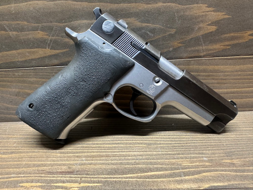Smith & Wesson - 5906!
