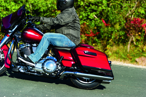 Kuryakyn Tri-Line Saddlebag Hinge Covers Gloss Black - 6987 - view 2
