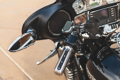 Kuryakyn Heavy Industry Grips Throttle-By-Wire Chrome - 6122 - view 2