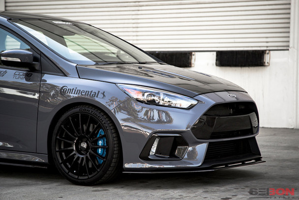 Seibon 16-18 Ford Focus RS Carbon Fiber Fog Light Surrounds - SEIBONFLS16FDFO