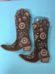 Size 6 Cowgirl boots - Honeysuckle design