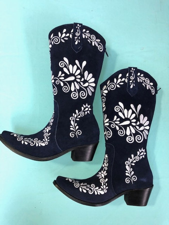 Size 8 Cowgirl boots - Navy w/ Silver stitch