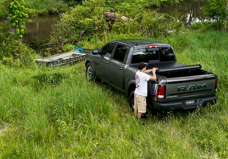 TruXedo Deuce Tonneau Cover - Black - 2019-2022 Chevy Silverado/GMC Sierra 1500 6' 7" Bed