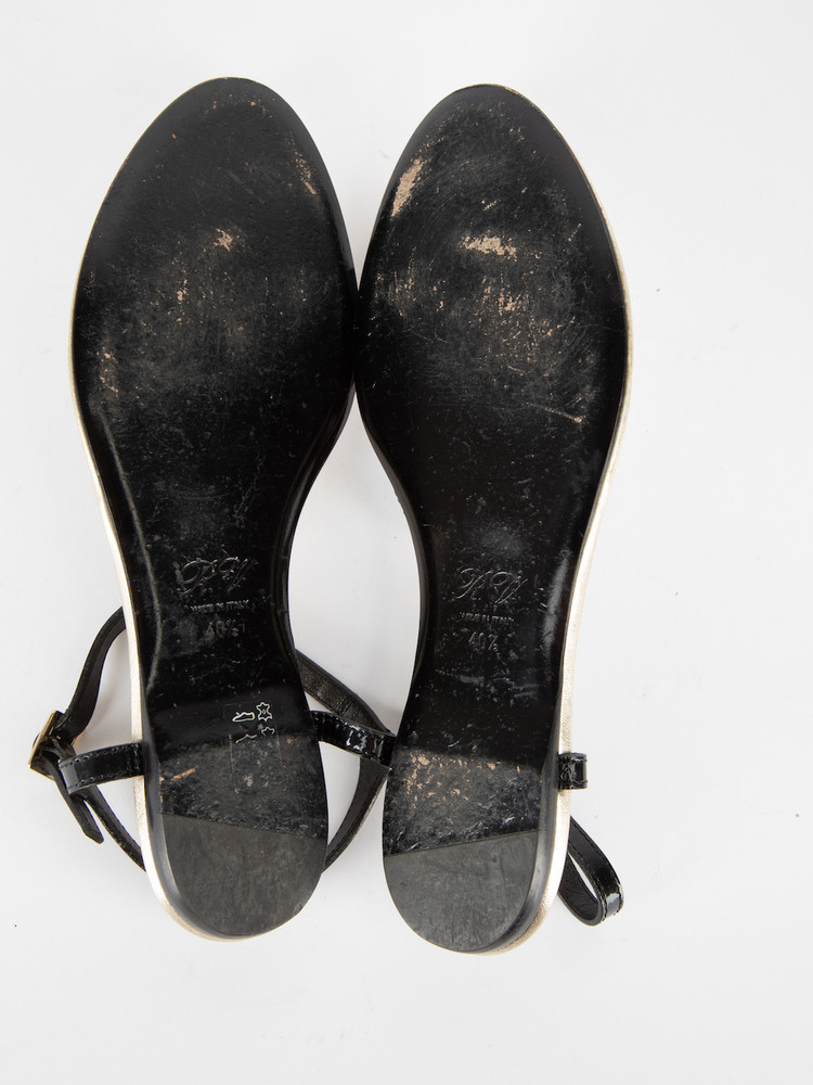 Roger Vivier Black Patent Toe Bit Flat Sandals