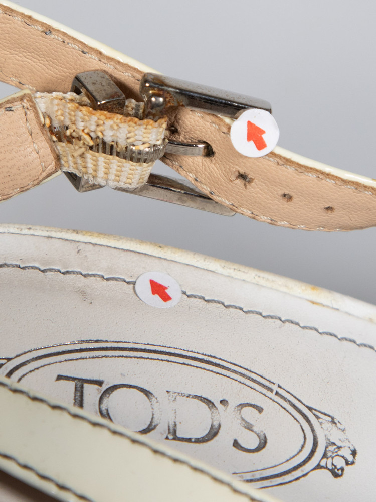 Tod's Ecru Patent T Buckle Detail Slingback Pumps