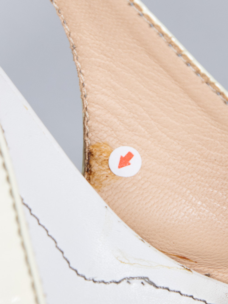 Tod's Ecru Patent T Buckle Detail Slingback Pumps
