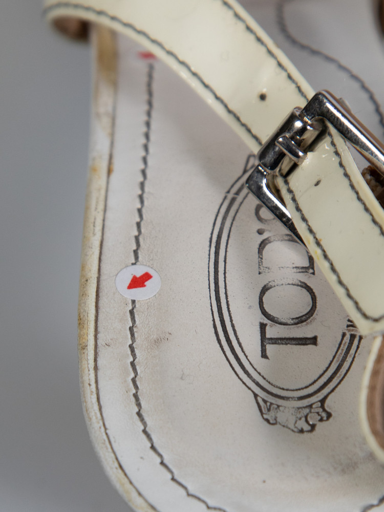 Tod's Ecru Patent T Buckle Detail Slingback Pumps