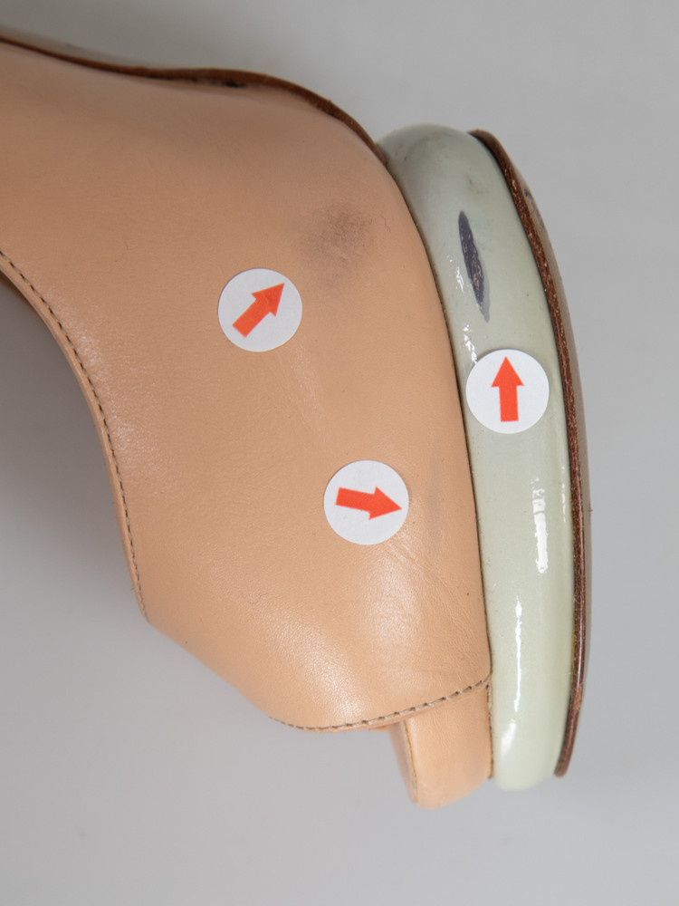 Nicholas Kirkwood Beige Peep Toe Leather Heels