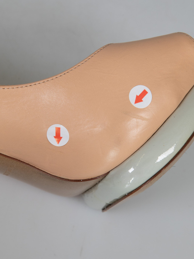 Nicholas Kirkwood Beige Peep Toe Leather Heels