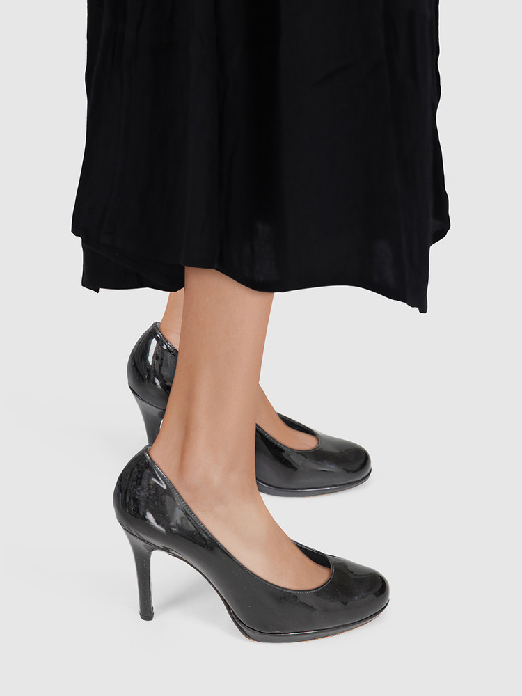 Stuart Weitzman Stuart Weitzman for Russell & Bromley Black Patent Pumps