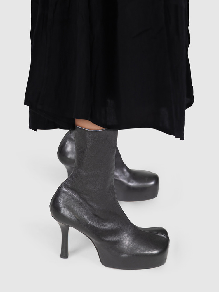 Bottega Veneta Black Square Toe Leather Boots