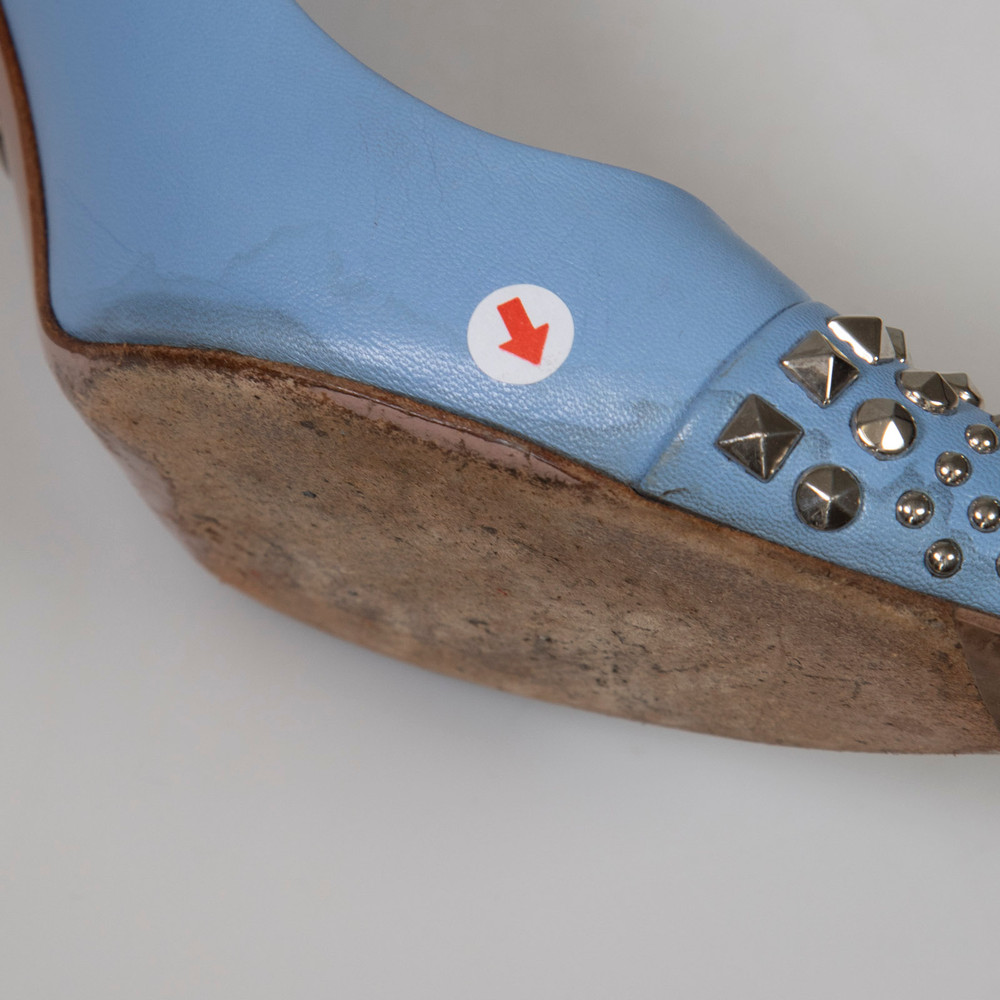 Gucci Blue Stud Detail Pointed Toe Pumps