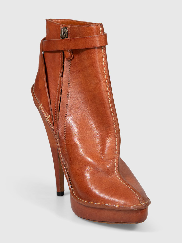 Givenchy Brown Leather Heeled Point Toe Boots