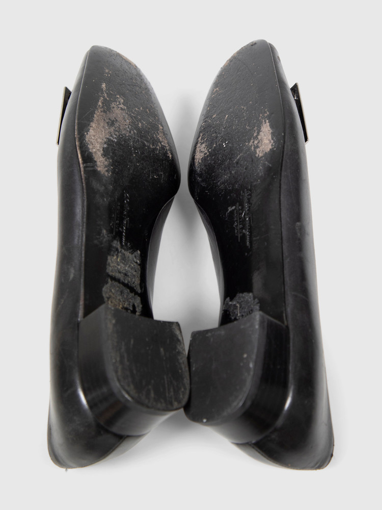 Salvatore Ferragamo Black Leather Low Heel Pumps