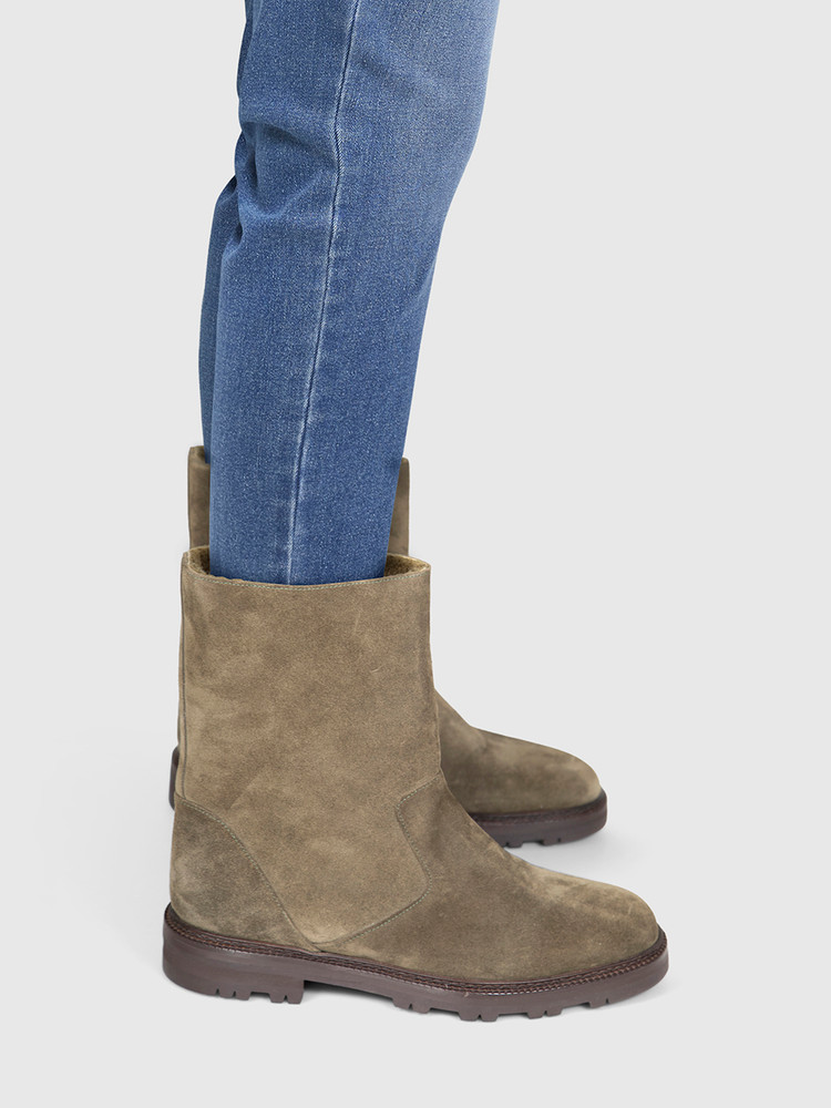 Manolo Blahnik Green Suede Shearling Lined Boots