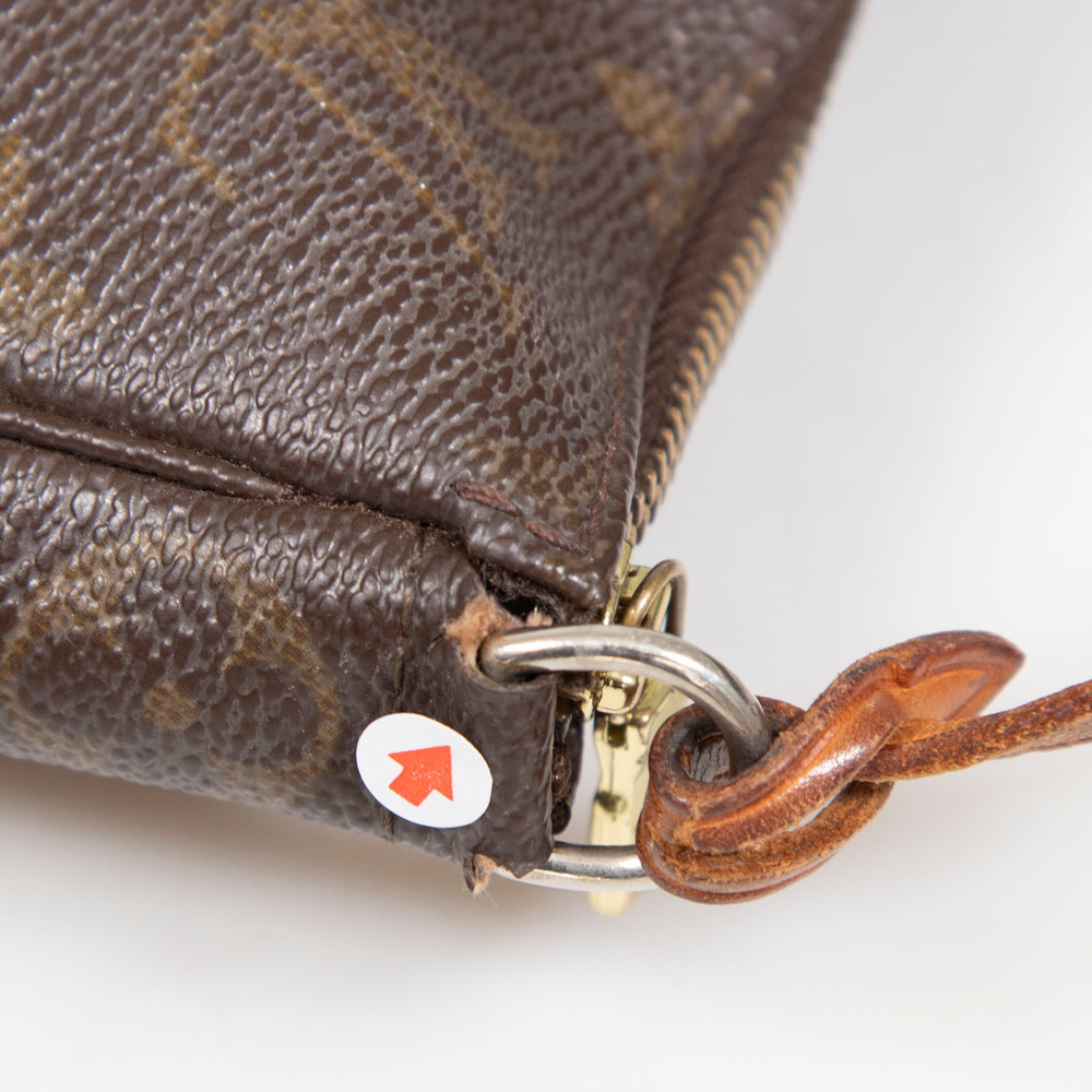 Louis Vuitton 2002 Vintage Brown Monogram Pochette