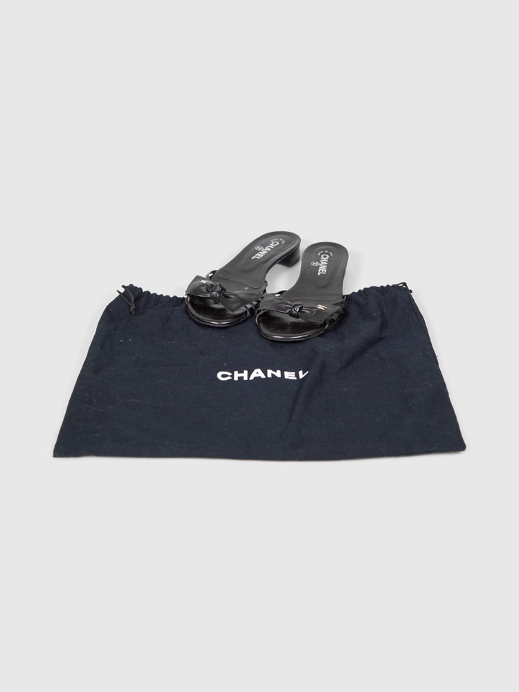 Chanel Black Leather Bow Sandals