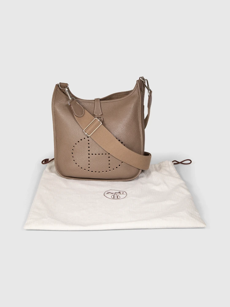 Hermès 2018 Etoupe Clemence Leather Evelyne III 33 Bag