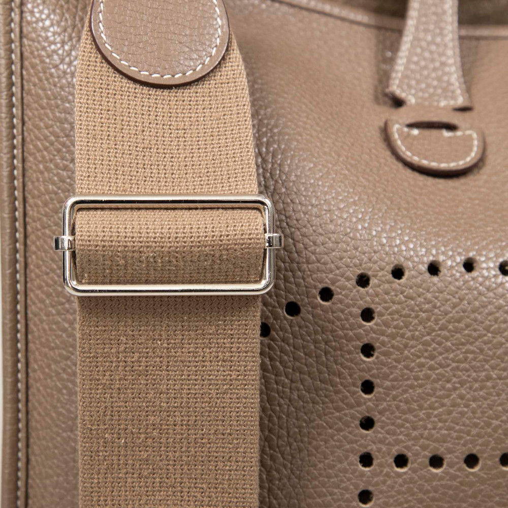 Hermès 2018 Etoupe Clemence Leather Evelyne III 33 Bag