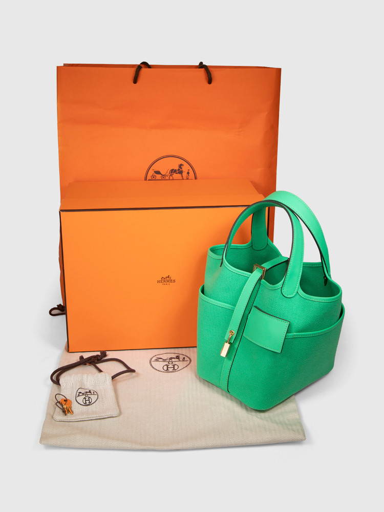 Hermès Vert Comics Canvas / Swift Leather Picotin 18 Cargo